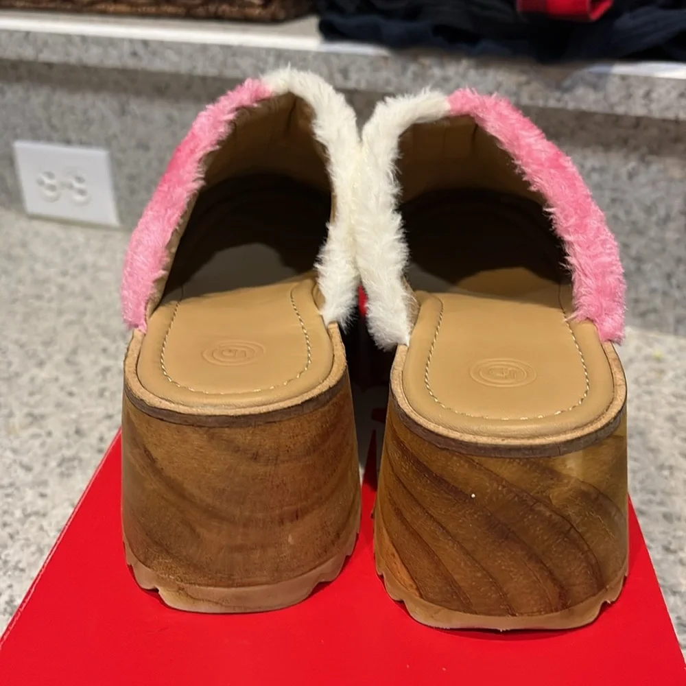 Urban Outfitters Pink & White Checker Board Wooden Clogs Sz 8 - Picture 6 of 13